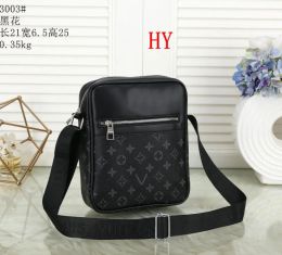 2023 Men's Crossbody Postman Bag Luxurys Diseñadores Bolsos Hombres Moles Estilo Classic Moda Bolsas de Messenger Sacoche Sacoche Billet de mujeres Bolsa de diseñador de billetera A03