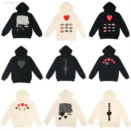 2023 Veste pour hommes Sweatshirts Femmes Zipper Overcoat Play Sweatshirt Commes Cardigan Des Small Red Heart Sweat à capuche Garcons Standard et Fleece 9547