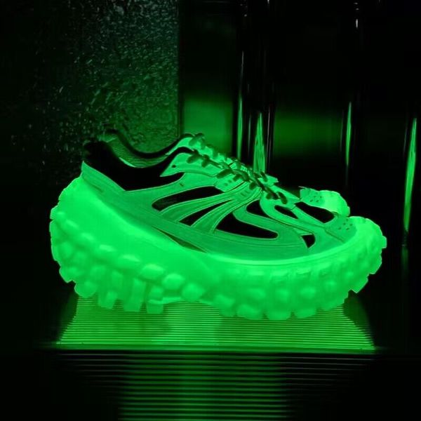 2023 Hombres Mujeres Diseñador Zapato Plataforma Defensor Zapatillas Balencaigaity Tanque de neumáticos Zapatos de pista Zapatillas de deporte para hombre Deportes Paris Bb Reflective In Night