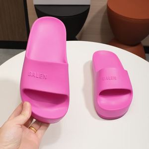 2023 Men Women Sandals Pairrs pantoufle Designer Slipper Soft Massage Slides Shoes Slide Summer Beach Outdoor Cool Slippers Fashion Flat Flip Flops