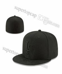 2023 Men039S Baseball Volledig gesloten caps Zomer Navy Blue Letter Bone Men Women Black Color All 32 Teams Casual Sport Flat Fited8046669