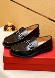 2023 Zapatos de vestir de diseñador para hombre Moda de cuero genuino Hombres Trabajo de oficina de negocios Pisos formales Diseñador de marca Fiesta Boda Oxfords Tamaño 38-45