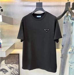 2023 Hommes Designers T-shirt Homme Femme T-shirt avec des lettres imprimées à manches courtes Chemises d'été Hommes T-shirts en vrac Taille asiatique S-5XL