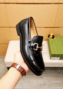 2023 Mens Dress Shoes Casual Fashion Loafers Echt lederen klassieke trend designer Flats mannelijke merk Business Oxfords Maat 38-45