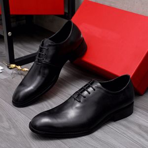2023 Mens Dress Shoes Classic Business Designer Fashion Elegant Formele Wedding Oxfords Male merk Slip On Office Flats Maat 38-44