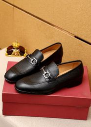 2023 Zapatos de vestir para hombre Diseñador Mocasines de moda Cuero genuino Hombres Oficina de negocios Trabajo Formal Oxfords Diseñador de marca Fiesta Boda Pisos Tamaño 38-45