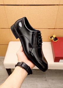 2023 Mens Dress Shoes Designer Hoogwaardige mocassins echte lederen flats heren veter trouwkantoor wandelschoenen maat 38-45