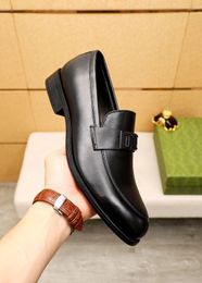2023 Hommes Robe Chaussures De Mode Formelle Marque Designer Slip On Oxfords Marié D'affaires De Mariage Appartements Taille 38-45