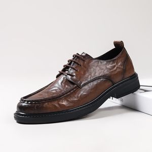 2023 Mens Dress Shoes Echt lederen Oxfords Veter Black Brown Business Office Wedding Formele schoenen voor mannen