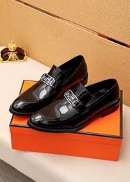 2023 Heren Formele kledingschoenen Heren Echt lederen merkontwerper Business Oxfords Mannelijke slip op casual loafers Maat 38-45
