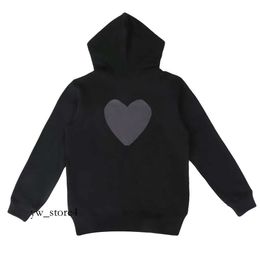 2023 Veste pour hommes Sweatshirts Femmes Zipper Overcoat Play Sweatshirt Commes Cardigan Des Small Red Heart Sweat à capuche Garcons Standard et Fleece 31