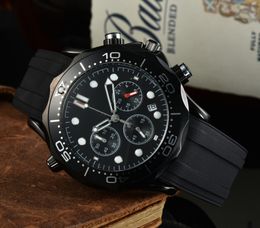 2023 Relojes para hombre Reloj de diseño 42MM Movimiento de cuarzo Reloj Correa de goma Deportes viento Reloj de pulsera de moda Montre de luxe ss3321