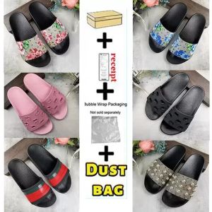 2023 Heren Damesslipper Slippers Zomer Rubberen Sandalen Strand Glijbaan Mode Slijtage Driedimensionaal lettertype Indoor Schoenen maat 35-47