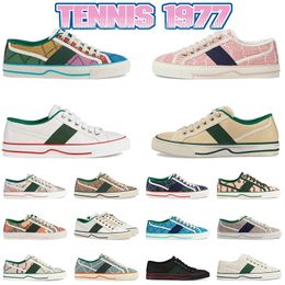 2023 mew hot Tennis 1977 Canvas Casual shoes Luxurys Designer Womens Shoe Italy Green And Red Web Stripe Rubber Sole for Stretch Cotton Low platform Walking