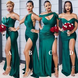 2023 Modest Emerald Green Side Split Long Bridesmaid Robes Sexy Wedding Party Party Différence décolleté