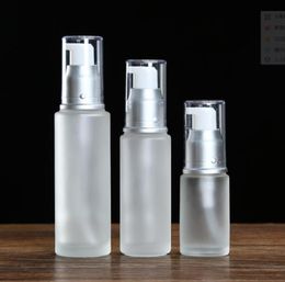 2023 Nieuwe 20 ml 30 ml 50 ml matglassige glazen fles cosmetische verpakking lotion spray flessen druk pomp glazen flessen