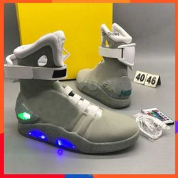 2023 NOUVEAU Air Mag Sneakers Marty Mcfly's air mags Led Shoes Retour vers le futur 2 Light Up Auto Lacets Authentique Chaussures de plein air Hommes Glow In Dark Avec la boîte d'origine Gris Rouge