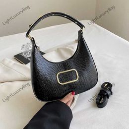 2023 Nieuwe Collectie Designer V Letter Brand New Moon Bag Stone Grain Schoudertas Crossbody Tassen Mode Dames Lederen Luxe Handtassen Tote Klassieke Vrouwelijke Portemonnees 230606