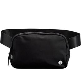 2023 NOUVELLE arrivée lu Yoga sac de ceinture sac de taille élastique sangle réglable fermeture à glissière 1L avec logo de la marque sac de sport sac de téléphone sac à clés