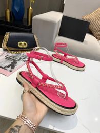 2023 nueva llegada sandalias para mujer tacones altos chanclas correa trasera elástica Clip Toe Beads Flats Sandals Flat