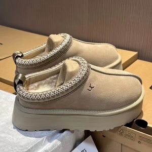 Pantofole Tazz da donna Ciabatte in pelliccia Tasman Stivali ugglis Seed di senape Stivali con plateau ultra mini Slip-on Les Petites Guarnizione in lana scamosciata Stivaletti invernali firmati Taglia