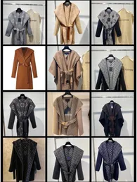2023 Nuevos abrigos de lana de otoño e invierno Mujeres, de moda y versátiles, adelgazamiento de la cintura, cuello de piel, abrigos de estilo extranjero para mujeres, tendencia caliente