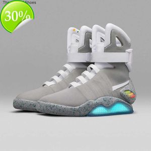 2023 NOUVEAU Retour vers le futur bottes Lacets automatiques Air Mag Sneakers Marty Mcfly's air mags Led Shoes Glow In Dark Grey Mcflys