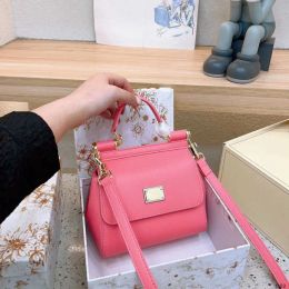 2023 Nuevo bolso Bolsos de hombro de diseñador Manija de calidad superior Bolsa de asas Cadena Bolsa cruzada Flap Clutch Monedero Bolso de cuero Joyería Corazón Hebilla Bolsas Carteras