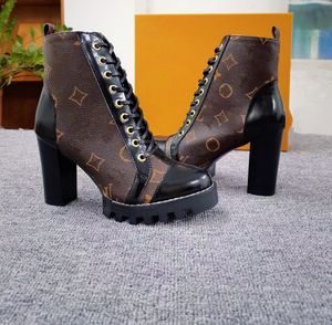 Botas cortas de lujo para mujer, botines de tacón alto de cuero de moda, novedad de 2023