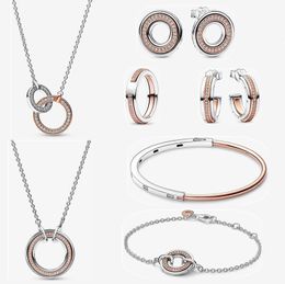 2023 Nuevo Charm Designer Pulsera Anillo de oro rosa Brazalete con collar de diamantes para mujeres DIY Fit S Signature Pendientes de dos tonos Pandoras