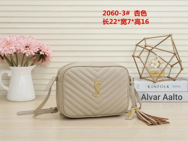 2023 Nuevo Cleo Underarm Bag Bolsas de hombro Bolsos Bolsos de alta calidad Bolsa de crossbody Decoración en forma de corazón Lona Bolsas de cuero genuino al por mayor A261