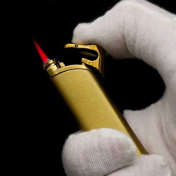 Briquet Long créatif coupe-vent à flamme rouge, sans gaz, allume-cigare Portable en métal pour l'extérieur, nouveauté 2024