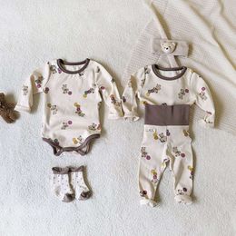 2023 Nieuwe schattige beren afdrukken Lange mouw Kleding Set Katoenen baby's + broek 2pcs Pamas Pak Pasgeboren Bodysuit Baby Outfits L2405