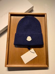 2023 Nuevo sombrero de diseñador para hombres y mujeres gorro de punto cálido estilo otoño e invierno 12 colores ráfaga opcional