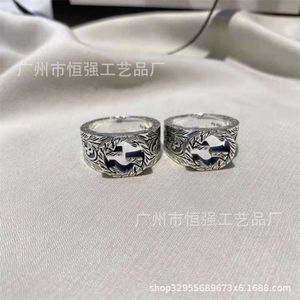 2023 Nueva joyería de diseñador pulsera collar anillo 925 antiguo ahueca hacia fuera el tótem de la vid personalidad simple pareja par enviar novia