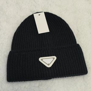 2023 Nouveau designer Bonnet de luxe Chapeaux d'hiver Bean Hommes et femmes Designer de mode Chapeaux en tricot Automne Casquette de laine Lettre Jacquard Chapeau de crâne chaud