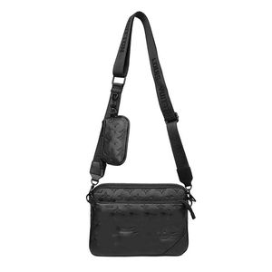 2023 New Designer Men's Versátil clásico clásico en estampado PU triple de hombro Crossbody