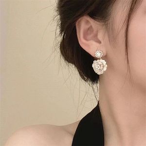 2023 nouvelle exquise fleur blanche boucles d'oreilles pour les femmes 925 argent aiguille mode camélia boucles d'oreilles tendance coréenne bijoux élégants