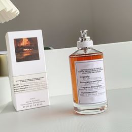 2023 Nieuwe Beroemde Designe Maison Merk Bij De Open Haard 100Ml Eau De Parfum Langdurige Parfum Spray Geur Drop gratis Verzending
