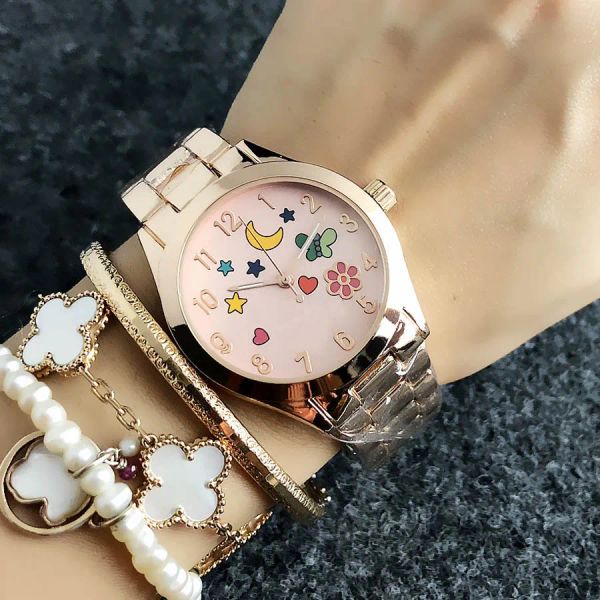 2023 Nueva marca de moda Relojes Chicas de las mujeres Mariposa Estrella Estilo Metal Banda de acero Reloj de pulsera de cuarzo Venta al por mayor Envío gratuito Reloj de lujo