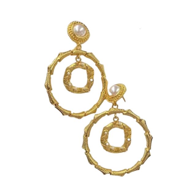 2023 Nouvelle mode Dangle Chandelier Boucles d'oreilles Or Grand Cercle Lettre Designer Pendentif Boucle d'oreille pour les femmes Party Bijoux de mariage AA