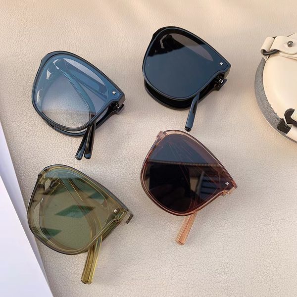 2023 nuevas gafas de sol plegables a la moda para hombre, gafas de sol polarizadas Tr con protector solar para playa y verano para mujer