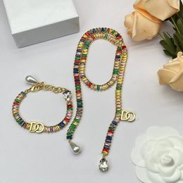 2023 Nieuwe mode-sieradensets Kleurrijke kristallen kettingen Luxe designer armbanden voor vrouwen die van feest houden