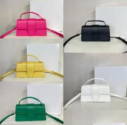 2023 Новая модная дизайнерская сумка для отдыха, роскошная дизайнерская сумка, разноцветная, разноцветная, портативная сумка через плечо на одно плечо
