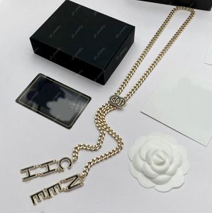 2023 nouvelle mode long collier or émail lettrage luxe designer chaîne chandail chaîne femmes exquis bijoux simples
