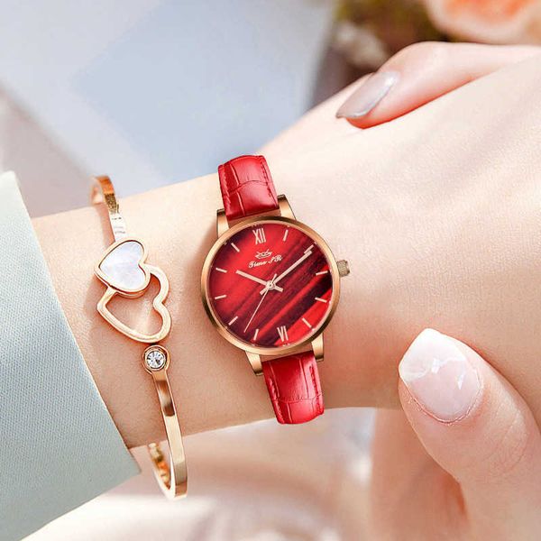 2023 nouvelle mode simple femme designer montre à quartz femme petit groupe lumière luxe haut de gamme montres étanche en cuir femmes montres