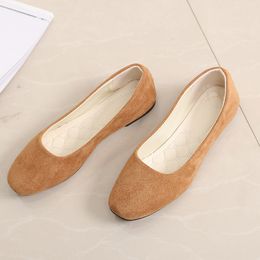 2023 NIEUWE FASE SUBLE SLIPPERS HOOFD Single Shoes Fashion Fashion Flat Dames Suede ondiepe mond Single Shoes Damesschoenen 05