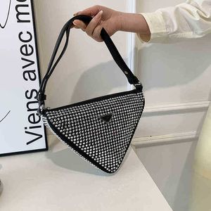 2023 nouveau style de mode texture plein diamant trois un sac sous les bras flash triangle fronde épaule oblique span femmes