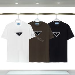 2023 Nouvelle mode T-shirt Hommes Femmes Designers T-shirts Tees Triangle Lettre Pradew en trois dimensions gaufrage Street Shorts Vêtements à manches S XXL