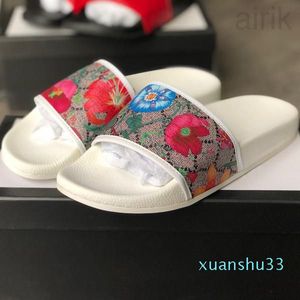 2023 Nieuwe mode top designer Slipper Men Women Slide bloemen rubberen sandalen nieuwe zomer mode brede platte gladde sandalen tandwielbodem flip flops casual schoenen